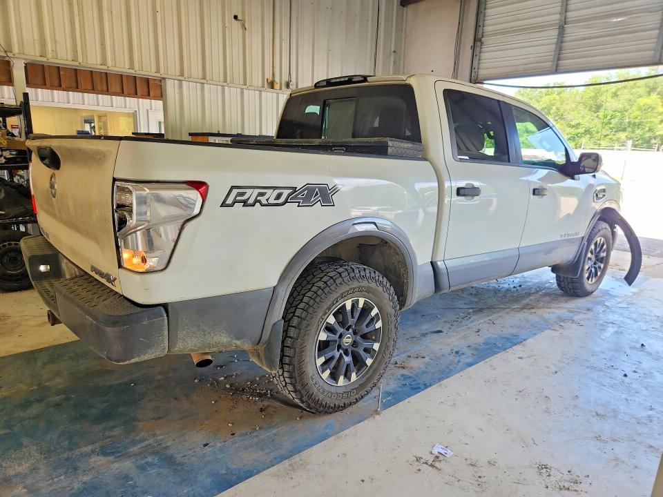 62052706 :رقم المزاد ، 1N6AA1E53HN549246 vin ، 2017 Nissan Titan مزاد بيع