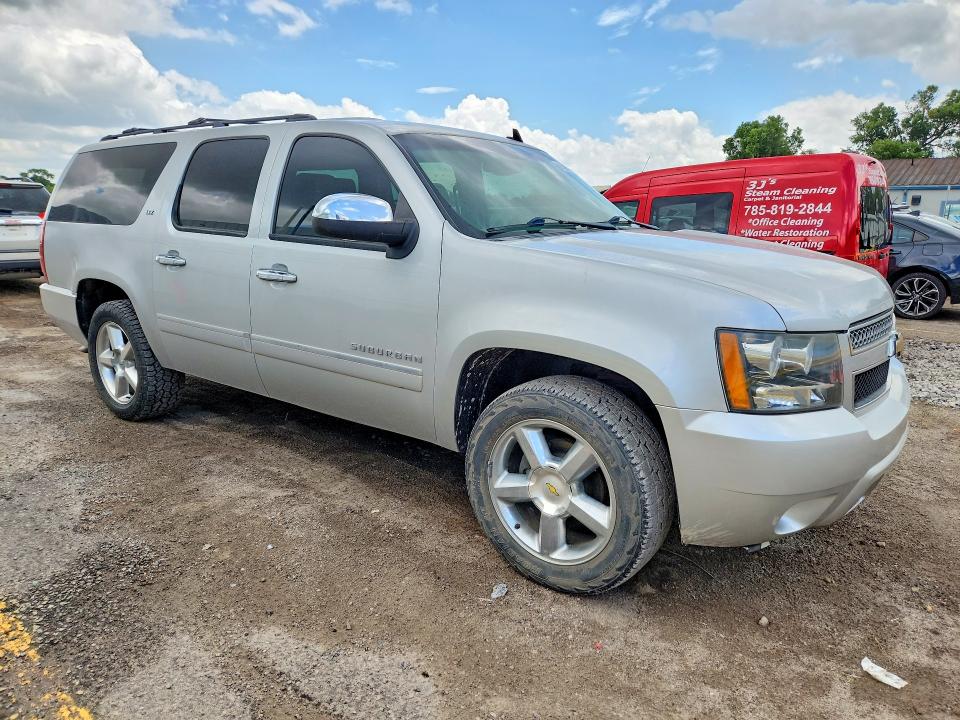 2013 Chevrolet Suburban მანქანა იყიდება აუქციონზე, vin: 1GNSKKE70DR290995, აუქციონის ნომერი: 61599526