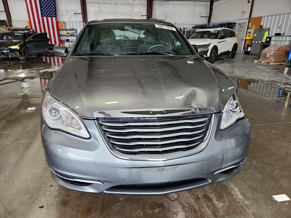 59911076 :رقم المزاد ، 1C3CCBAB4DN669210 vin ، 2013 Chrysler 200 مزاد بيع