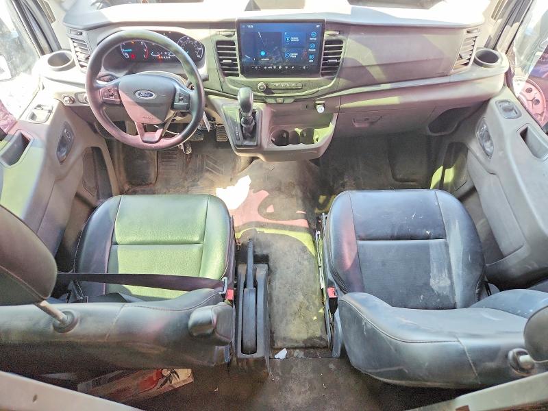 60862626 :رقم المزاد ، 1FTRU8XG0NKA21147 vin ، 2022 Ford Transit مزاد بيع