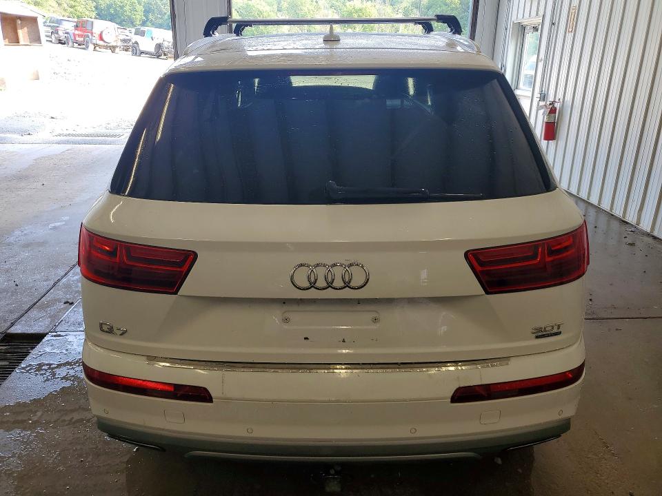 2017 Audi Q7 მანქანა იყიდება აუქციონზე, vin: WA1VAAF72HD013845, აუქციონის ნომერი: 61334156