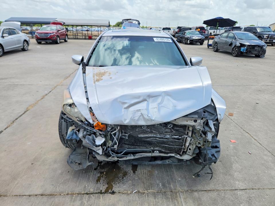 61495126 :رقم المزاد ، 1HGCP2F89BA098638 vin ، 2011 Honda Accord مزاد بيع