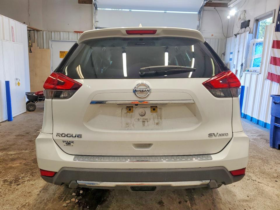 62318536 :رقم المزاد ، KNMAT2MV6HP597476 vin ، 2017 Nissan Rogue مزاد بيع