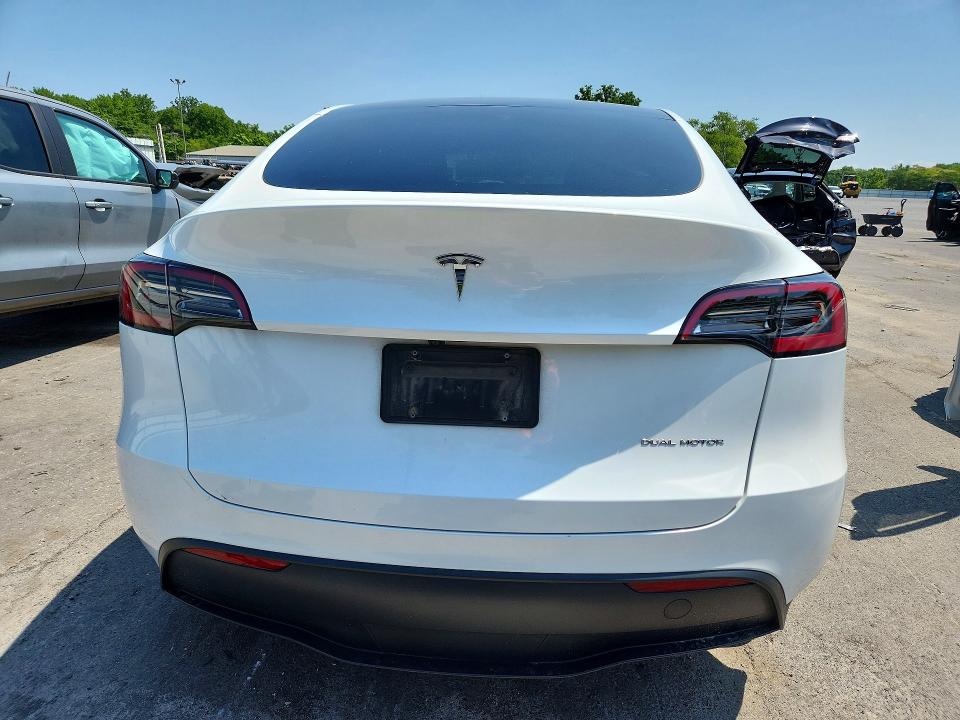 2024 Tesla Model Y მანქანა იყიდება აუქციონზე, vin: 7SAYGDEE5RA326966, აუქციონის ნომერი: 60979586