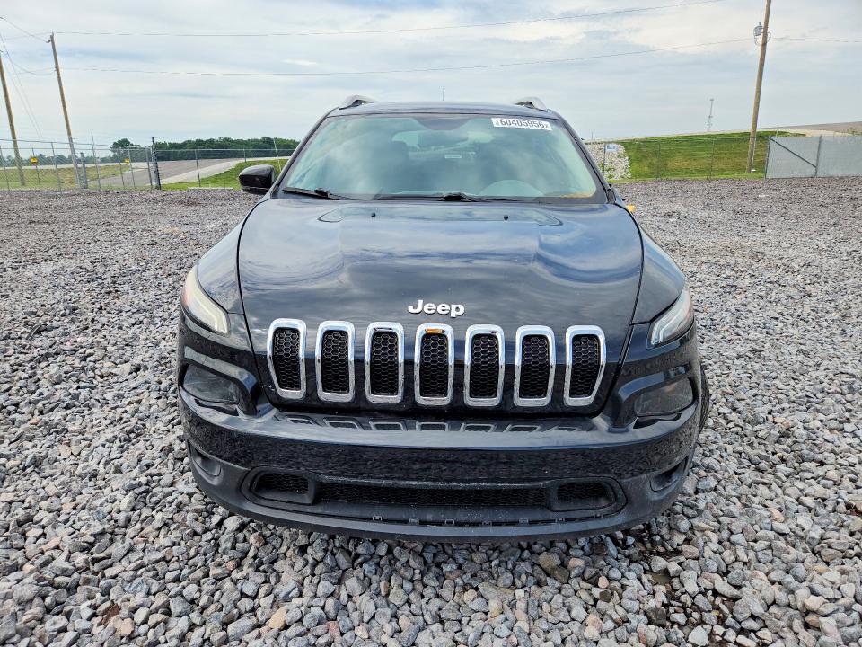 60405956 :رقم المزاد ، 1C4PJMCS5FW744943 vin ، 2015 Jeep Cherokee مزاد بيع