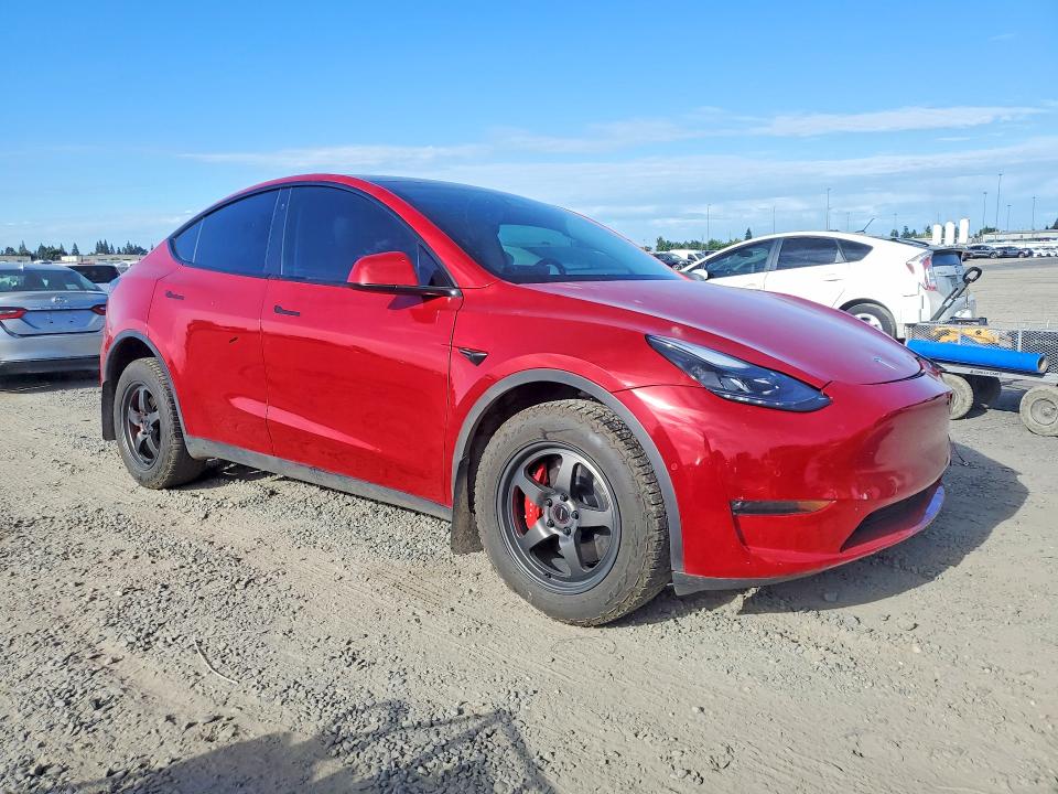 61781496 :رقم المزاد ، 7SAYGDEF4NF336622 vin ، 2022 Tesla Model Y مزاد بيع