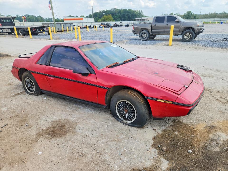 1984 Pontiac Fiero მანქანა იყიდება აუქციონზე, vin: 1G2AM37R1EP210821, აუქციონის ნომერი: 62864296
