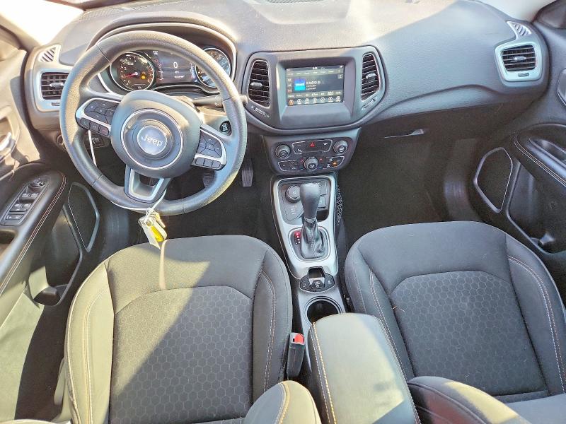 60653686 :رقم المزاد ، 3C4NJDAB3JT455181 vin ، 2018 Jeep Compass مزاد بيع