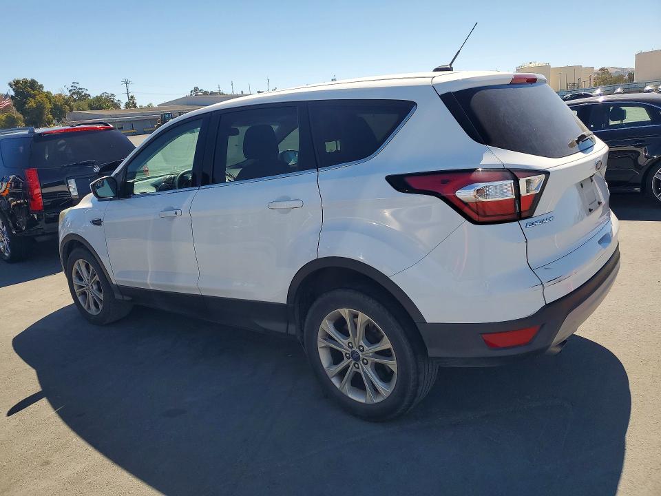 Продажа на аукционе авто 2017 Ford Escape, vin: 1FMCU0GD8HUD20578, номер лота: 62980676