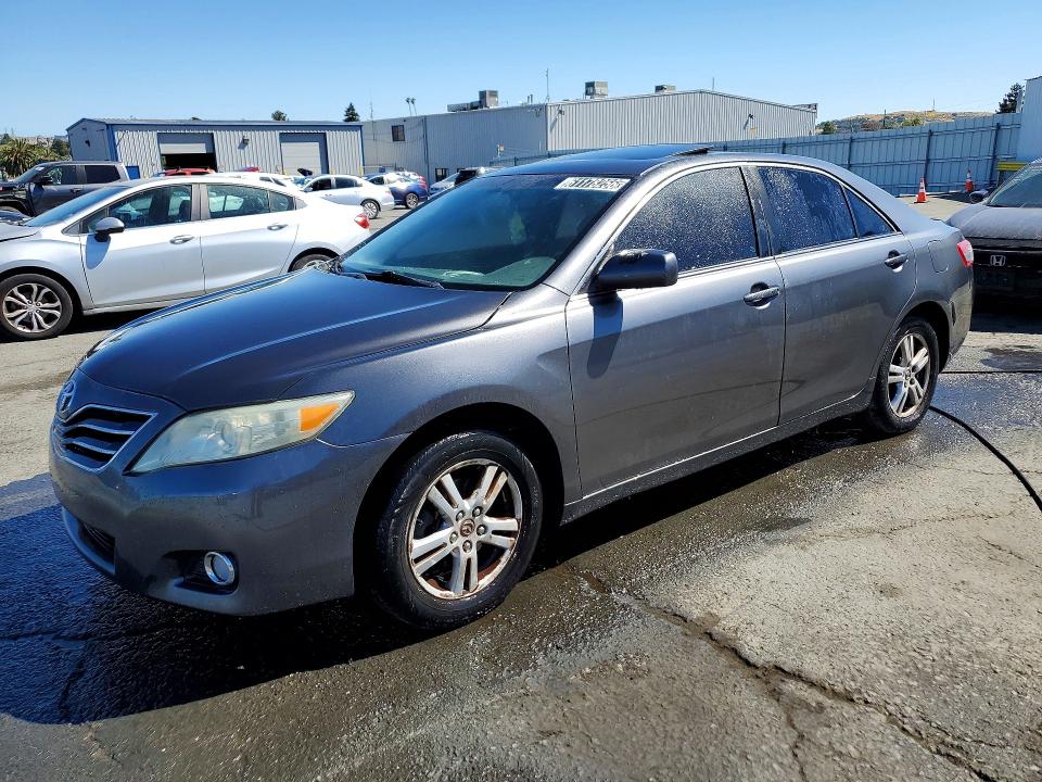 2011 Toyota Camry მანქანა იყიდება აუქციონზე, vin: 4T1BF3EK3BU636891, აუქციონის ნომერი: 64246266
