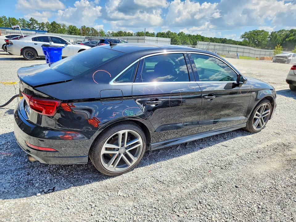 Продажа на аукционе авто 2018 Audi A3, vin: WAUJ8GFF2J1083120, номер лота: 61664266