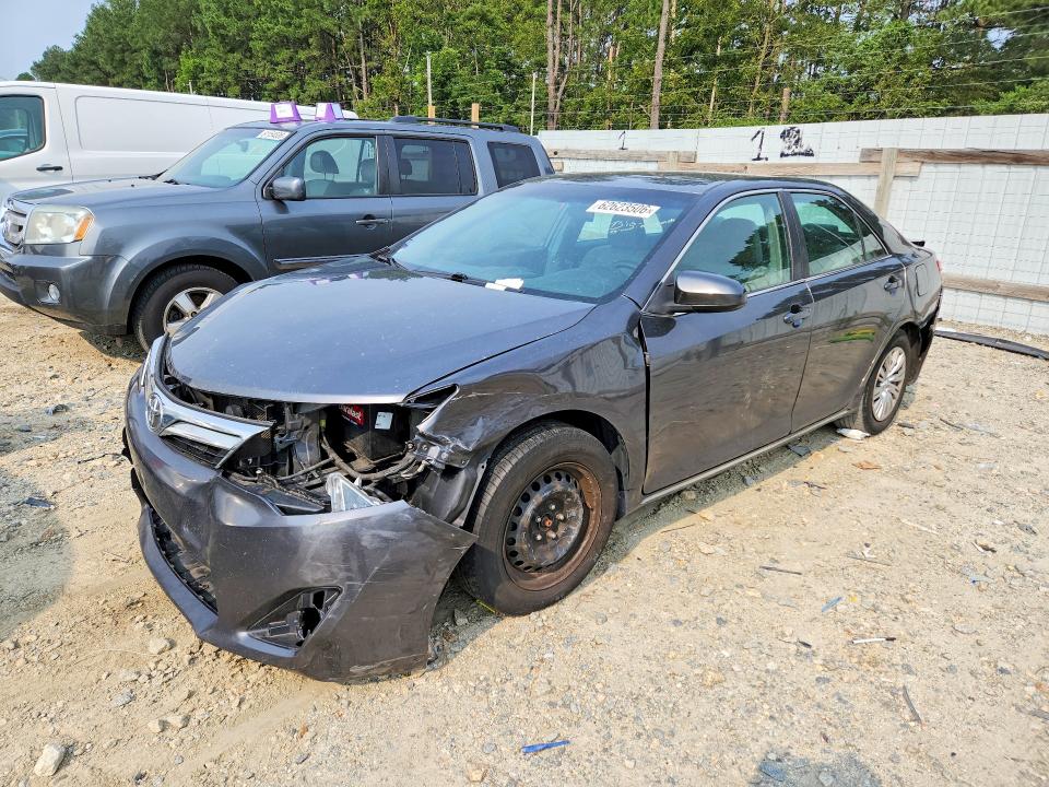 62623506 :رقم المزاد ، 4T1BF1FK1EU421579 vin ، 2014 Toyota Camry مزاد بيع