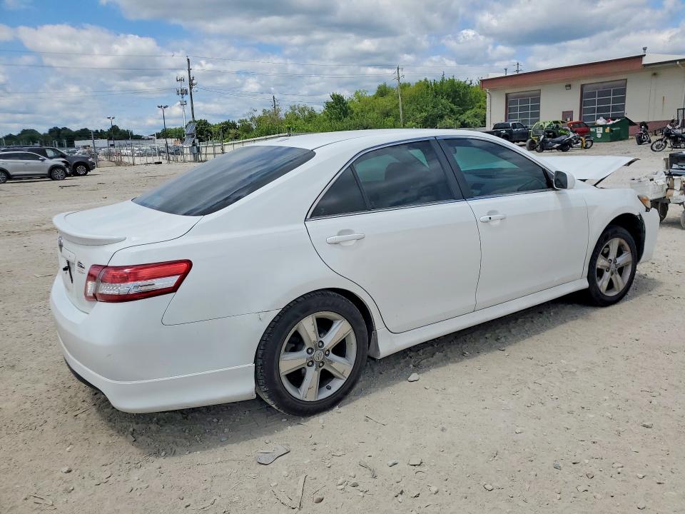 61896526 :رقم المزاد ، 4T1BF3EK5BU582462 vin ، 2011 Toyota Camry مزاد بيع