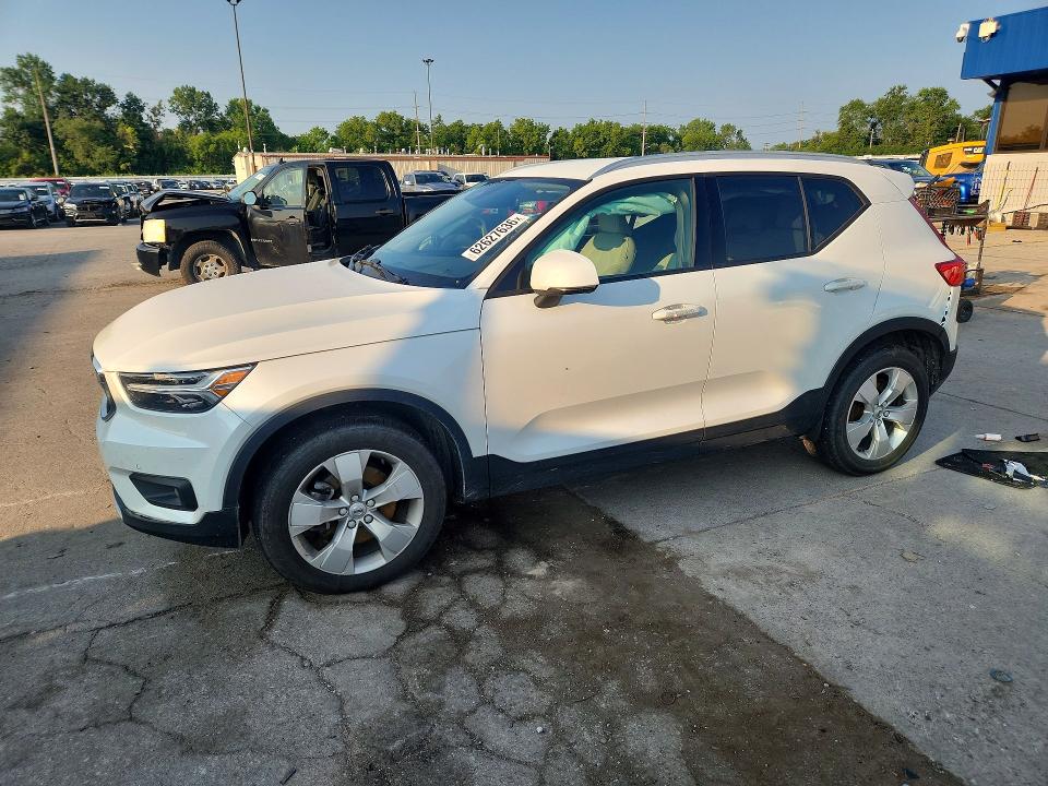 62627636 :رقم المزاد ، YV4162UK8M2507262 vin ، 2021 Volvo Xc40 مزاد بيع