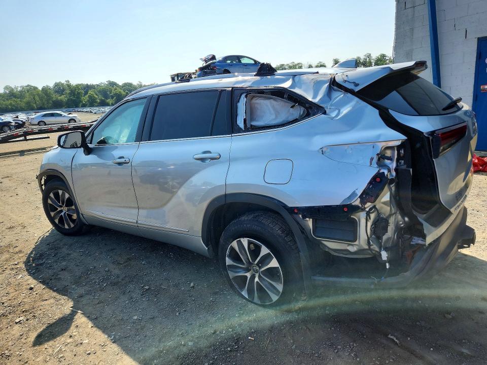 2022 Toyota Highlander მანქანა იყიდება აუქციონზე, vin: 5TDHZRBH6NS219999, აუქციონის ნომერი: 73343735