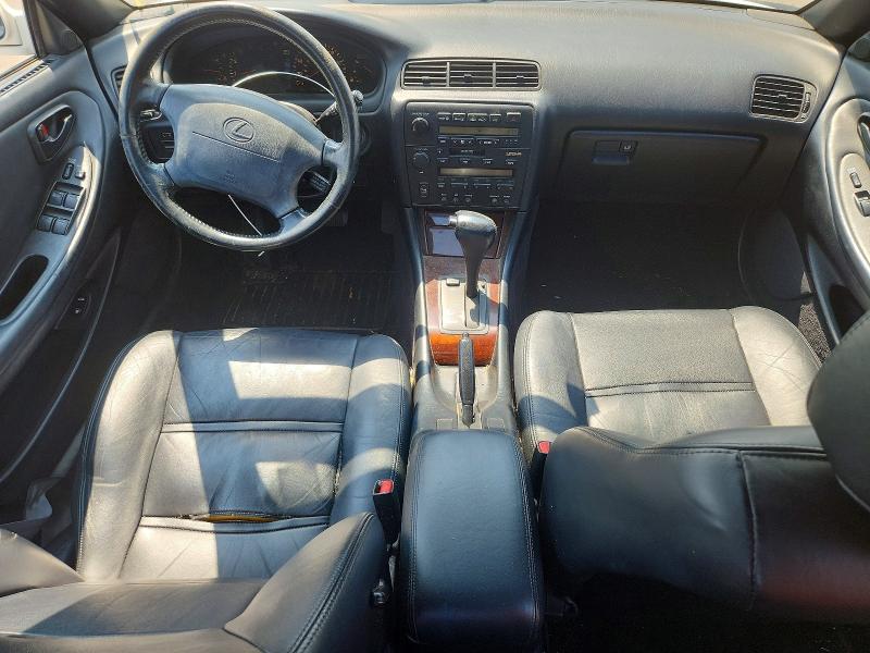 1992 Lexus Es მანქანა იყიდება აუქციონზე, vin: JT8VK13T4N0034699, აუქციონის ნომერი: 60682476