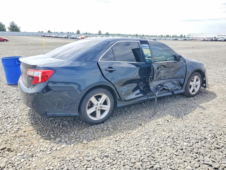 61165756 :رقم المزاد ، 4T1BF1FK6EU866111 vin ، 2014 Toyota Camry مزاد بيع