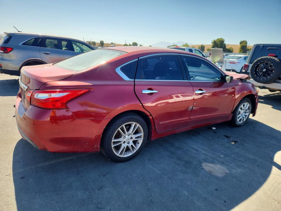 Продаж на аукціоні авто 2017 Nissan Altima, vin: 1N4AL3AP7HN338802, номер лоту: 63253046