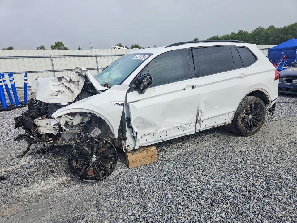 62304526 :رقم المزاد ، 3VV3B7AX6MM074667 vin ، 2021 Volkswagen Tiguan مزاد بيع