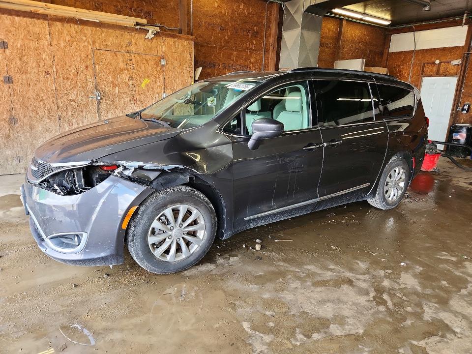 59662756 :رقم المزاد ، 2C4RC1BG9HR785537 vin ، 2017 Chrysler Pacifica مزاد بيع