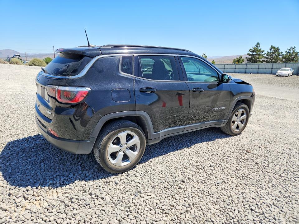 60629846 :رقم المزاد ، 3C4NJDBB7JT114767 vin ، 2018 Jeep Compass مزاد بيع