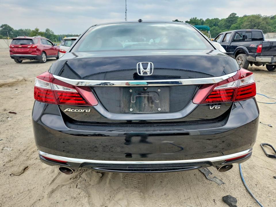 Продаж на аукціоні авто 2016 Honda Accord, vin: 1HGCR3F84GA019383, номер лоту: 61185056