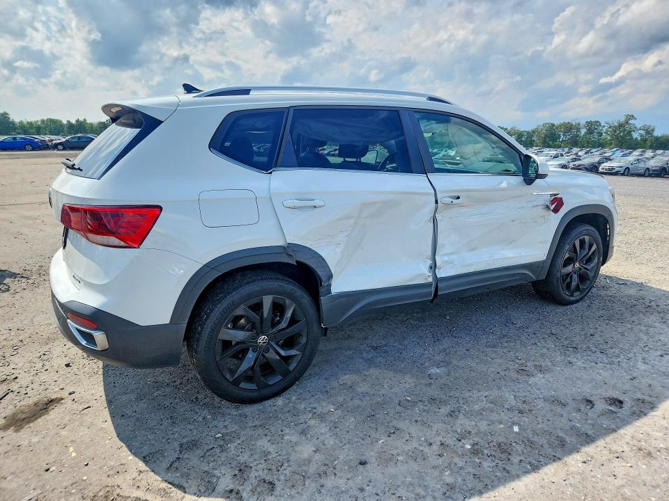 Продаж на аукціоні авто 2022 Volkswagen Taos, vin: 3VVPX7B25NM038752, номер лоту: 60589876