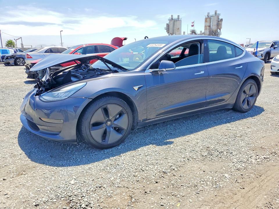 63254556 :رقم المزاد ، 5YJ3E1EB6JF144637 vin ، 2018 Tesla Model 3 مزاد بيع