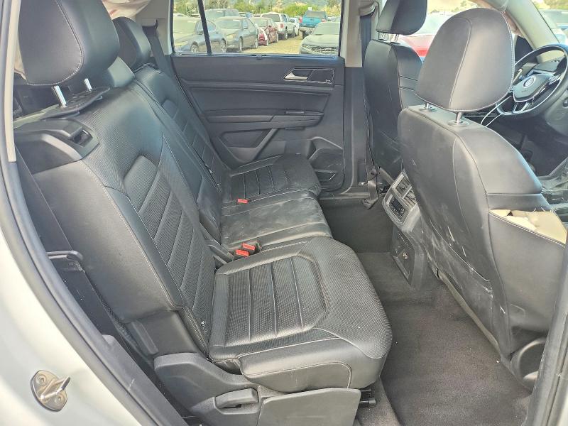 61877696 :رقم المزاد ، 1V2NR2CA0JC577623 vin ، 2018 Volkswagen Atlas مزاد بيع