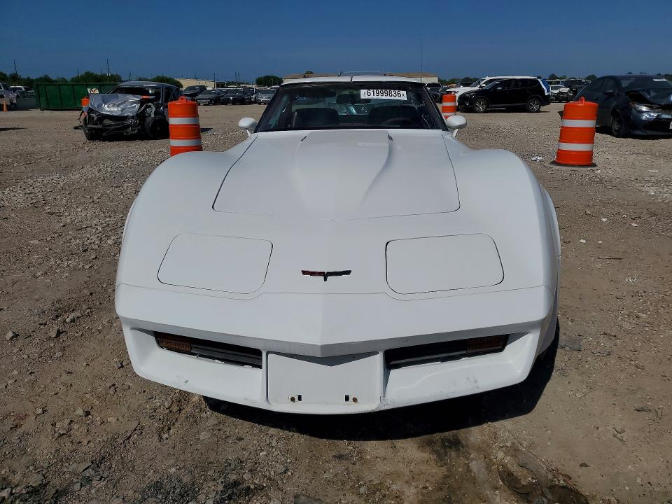 1981 Chevrolet Corvette მანქანა იყიდება აუქციონზე, vin: 1G1AY8761BS405158, აუქციონის ნომერი: 61999836