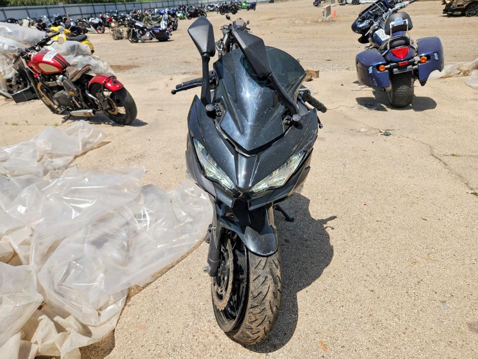 58100046 :رقم المزاد ، JKAEXKH13LDA73769 vin ، 2020 Kawasaki Ex400 مزاد بيع
