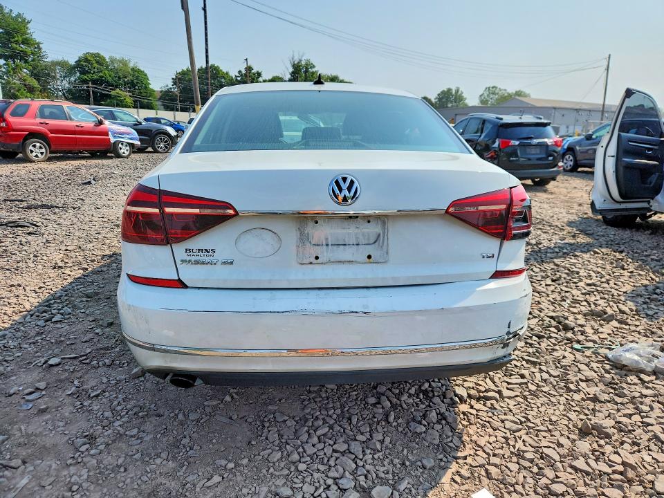 Продаж на аукціоні авто 2017 Volkswagen Passat, vin: 1VWBT7A3XHC028820, номер лоту: 62449196