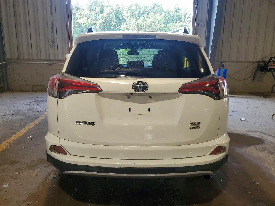 Aukcja sprzedaży 2017 Toyota Rav4, vin: JTMRFREV0HD200735, numer aukcji: 59613416