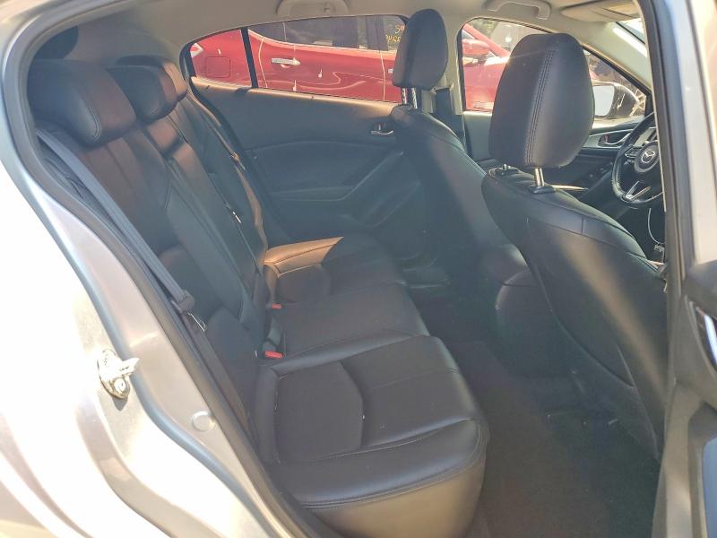 Продажа на аукционе авто 2018 Mazda 3, vin: 3MZBN1L35JM201569, номер лота: 85611055