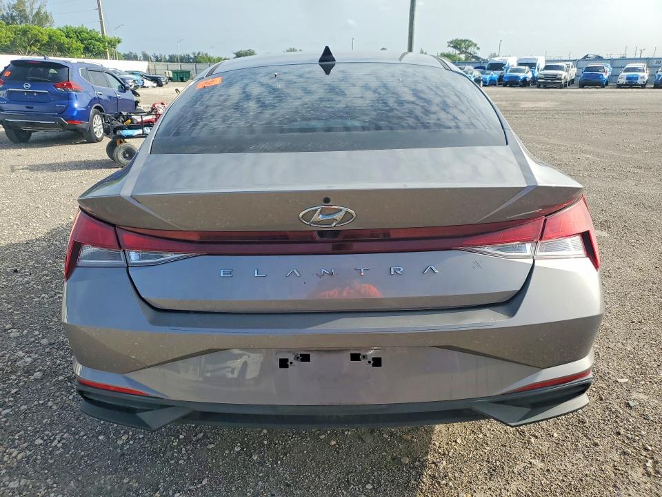 60682956 :رقم المزاد ، KMHLM4AG1NU345618 vin ، 2022 Hyundai Elantra مزاد بيع