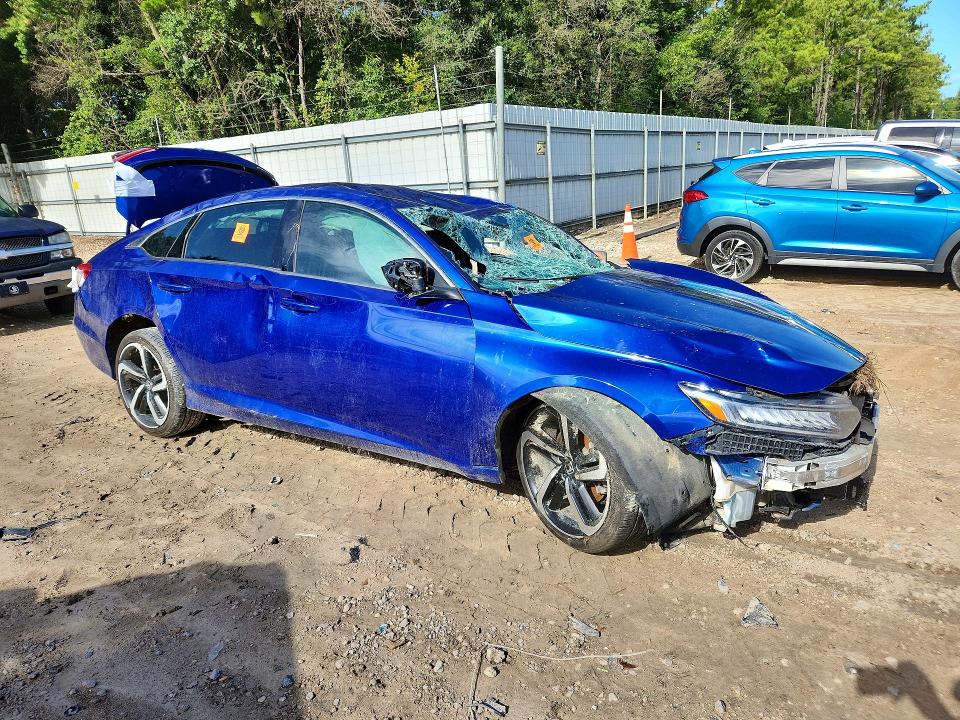 Продажа на аукционе авто 2022 Honda Accord, vin: 1HGCV1F33NA090687, номер лота: 64713596