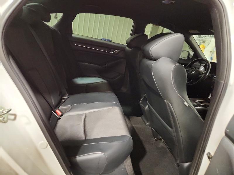 63364756 :رقم المزاد ، 1HGCV1F30JA030523 vin ، 2018 Honda Accord مزاد بيع