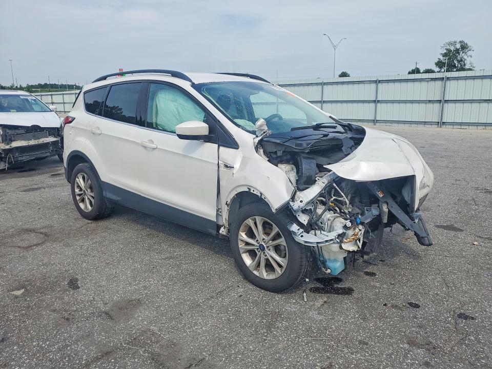 2018 Ford Escape მანქანა იყიდება აუქციონზე, vin: 1FMCU0GD2JUB70831, აუქციონის ნომერი: 62849726