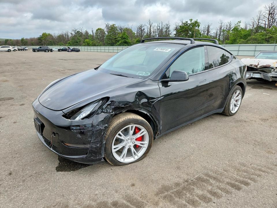 62760816 :رقم المزاد ، 7SAYGDEE4NA008279 vin ، 2022 Tesla Model Y مزاد بيع