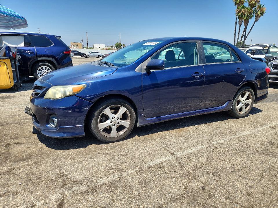 60885966 :رقم المزاد ، 5YFBU4EE2DP201399 vin ، 2013 Toyota Corolla مزاد بيع