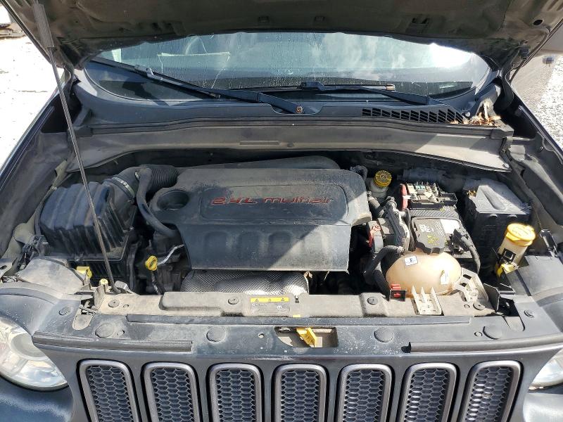 61395936 :رقم المزاد ، ZACCJBCB0JPH04634 vin ، 2018 Jeep Renegade مزاد بيع