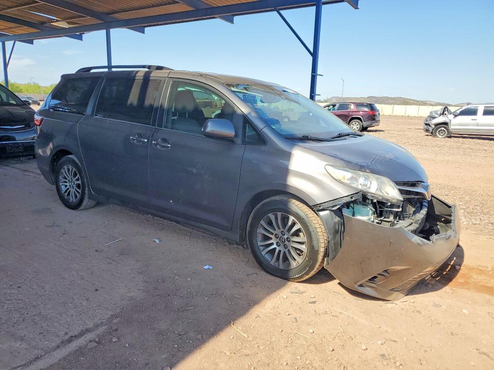 63172816 :رقم المزاد ، 5TDYZ3DC3KS982928 vin ، 2019 Toyota Sienna مزاد بيع