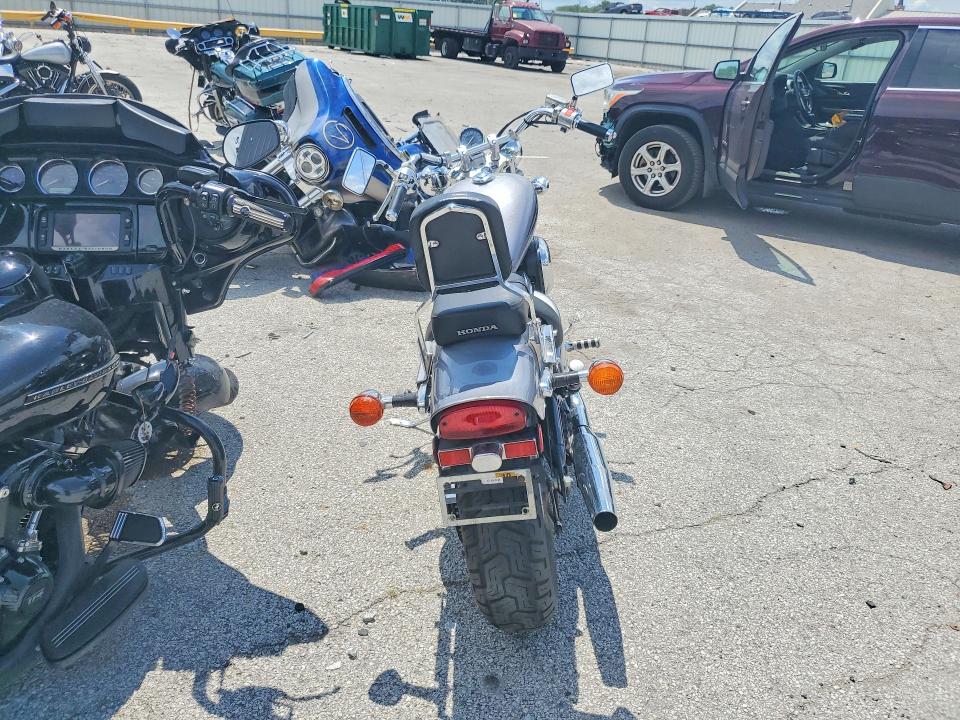 61773776 :رقم المزاد ، JH2PC21334M505028 vin ، 2004 Honda Vt600 مزاد بيع