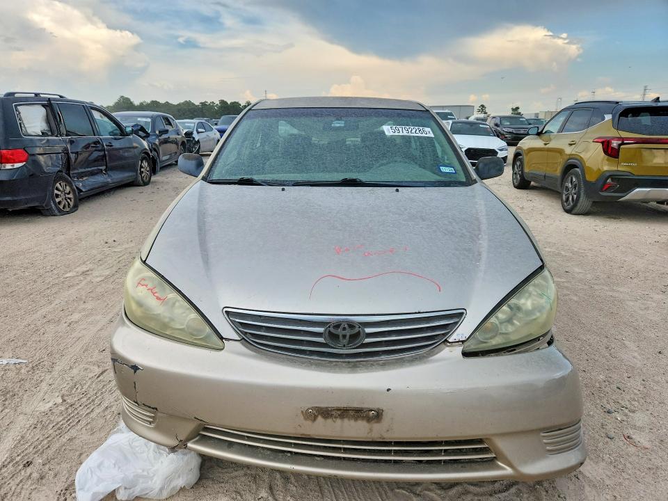59792286 :رقم المزاد ، 4T1BE32K35U394440 vin ، 2005 Toyota Camry مزاد بيع