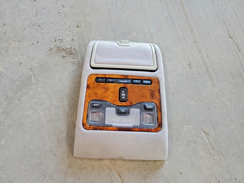 63105636 :رقم المزاد ، SAJKX624XWC821039 vin ، 1998 Jaguar Vandenplas مزاد بيع