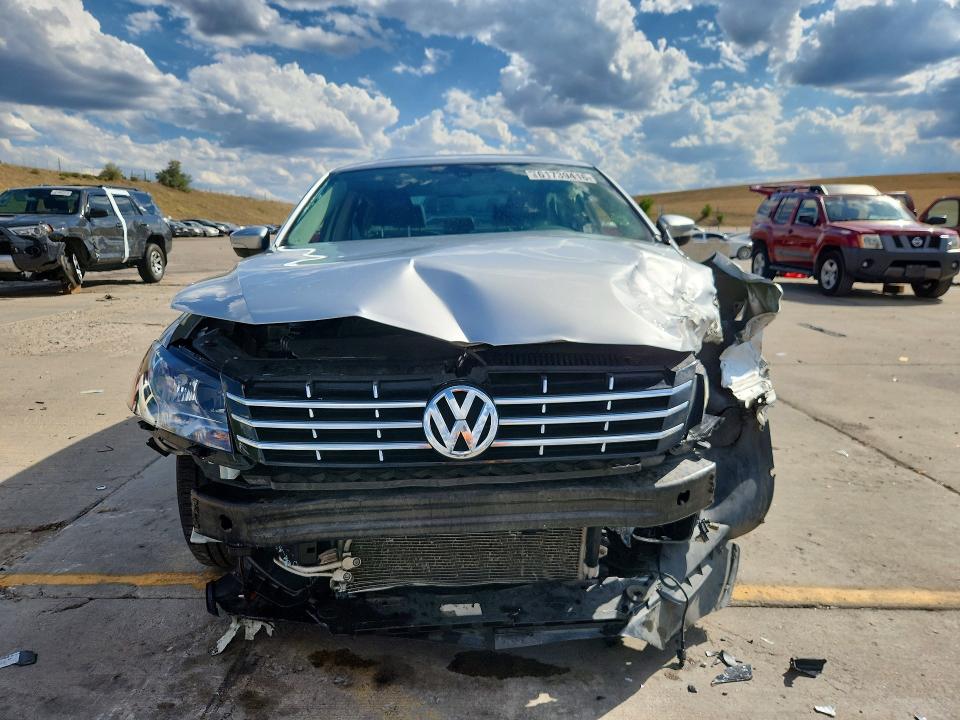 2015 Volkswagen Passat მანქანა იყიდება აუქციონზე, vin: 1VWCV7A39FC061111, აუქციონის ნომერი: 61739416
