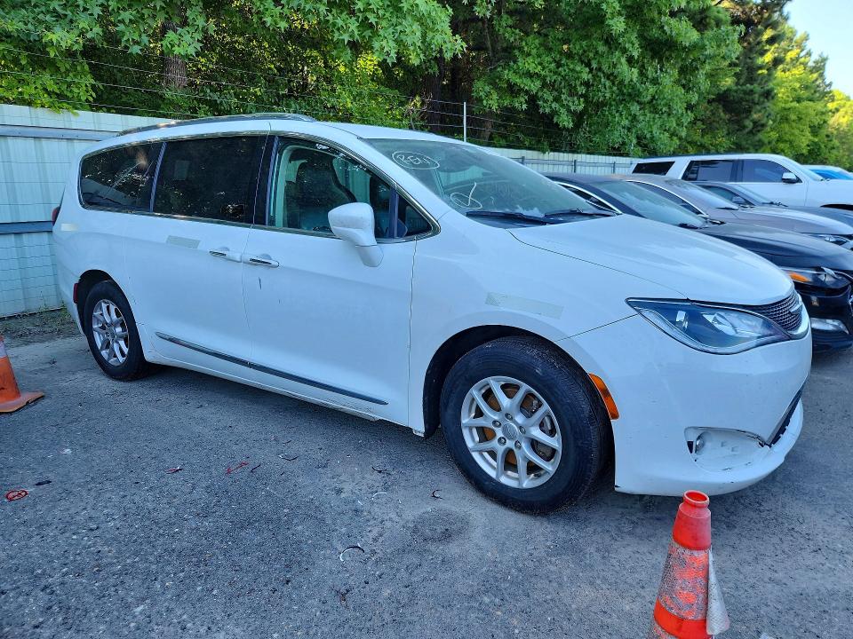 58196026 :رقم المزاد ، 2C4RC1BG0LR276462 vin ، 2020 Chrysler Pacifica مزاد بيع