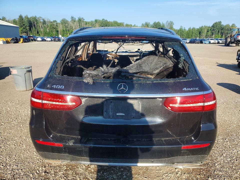 58181286 :رقم المزاد ، WDDZH6GB9JA328027 vin ، 2018 Mercedes-benz E مزاد بيع