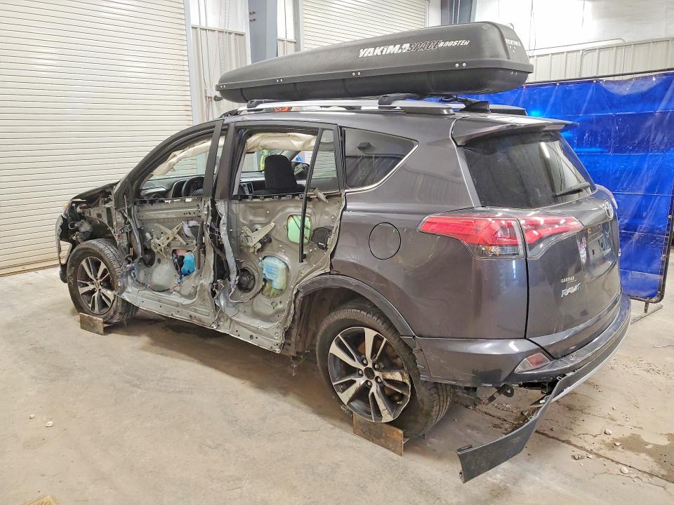 Продажа на аукционе авто 2017 Toyota Rav4, vin: JTMWFREV0HJ105483, номер лота: 61975956