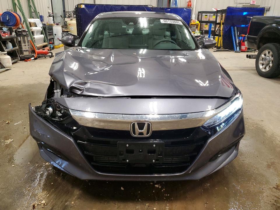 60133886 :رقم المزاد ، 1HGCV1F49JA232818 vin ، 2018 Honda Accord مزاد بيع